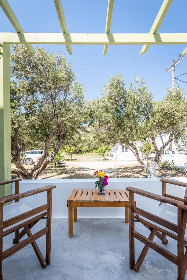 Pente Elies Milos Pollonia Exterior foto